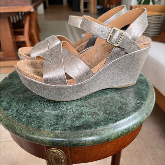 Kork-Ease “Ava” Wedge Sandals in Metallic Gold Leather - Picture 2 of 7